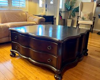 Paula Deen River House family room table