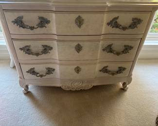 3 DRAWER CHEST BY HENREDON