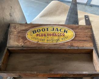 TOBACCO BOX