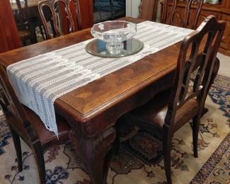 Lovely European table w/4Chairs