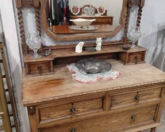 Barley twist dresser w/mirror