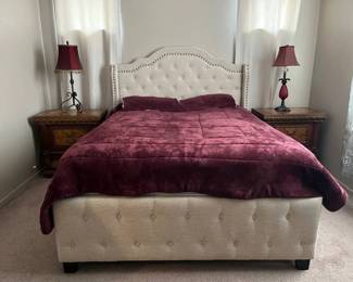 DW113Queen Upholstered Bedroom Set