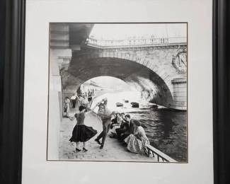DW208VPaul Almasy Print
