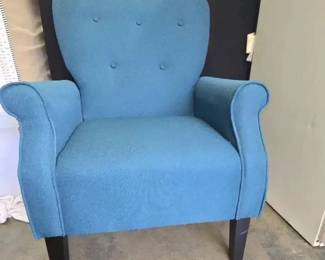 DW231MidCentury Wing Back Arm Chair With Tufted Back