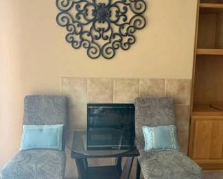 DW101Side Table Chairs