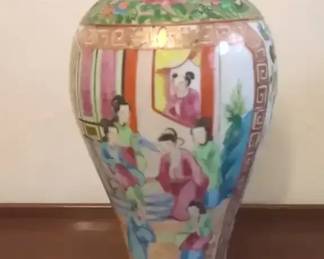Chinese Export Rose Medallion Vase