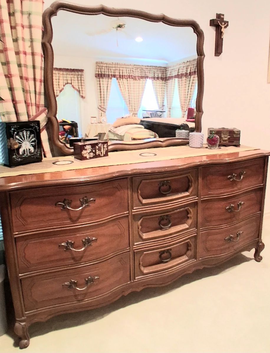 Gorgeous MCM Bassett French Provencial triple dresser w/ 9 drawers and original mirror.  