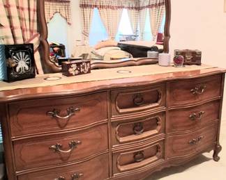 Gorgeous MCM Bassett French Provencial triple dresser w/ 9 drawers and original mirror.
