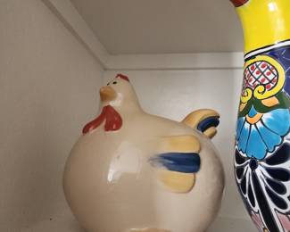 Country Farmhouse Ceramic Hen Figurine – Cream with Blue & Yellow Accents – Rustic Kitchen Décor