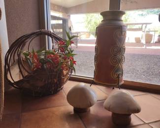 Southwestern Pottery Vase with Metal Stand – Handcrafted Clay Art & Rustic Wicker Floral Basket Decor Lot