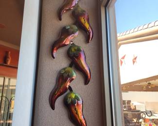 Talavera-Style Chili Pepper Wall Art – Hand-Painted Mexican Ceramic Southwest Kitchen Decor