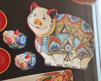 Talavera Pig Serving Platter with Matching Salt and Pepper Shakers – Hand-Painted Mexican Pottery Set