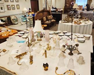 Various brass lighting fixtures, most victorian