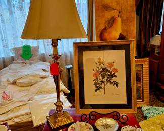 Lamps, dishes and fantastic items