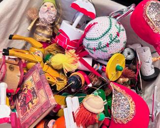 WOODEN CHRISTMAS ORNAMENTS