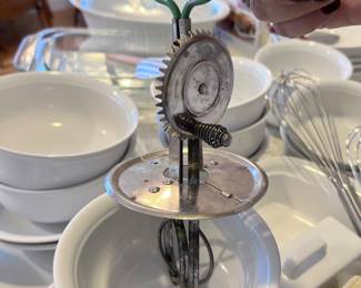 VINTAGE JAR TOP EGG BEATER