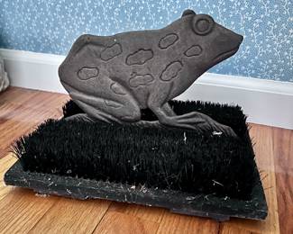 FROG BOOT SCRAPER