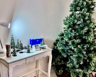 VINTAGE CHRISTMAS ORNAMENTS & CHRISTMAS TREE