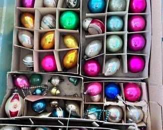 VINTAGE CHRISTMAS ORNAMENTS 