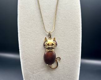 Hob Co 1960’s  Vintage Tiger Eye Cat Pendant, gold tone necklace 