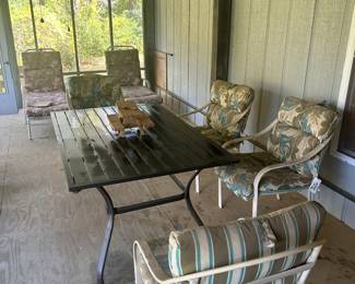 Patio Table with 4 chairs 
