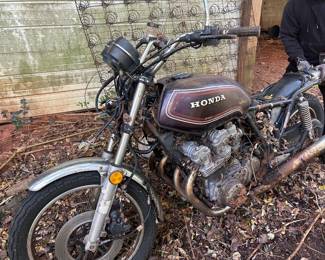 Honda Motorcycle for parts only , no title . 100.00