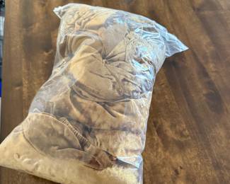 Gold chairs covers package of 6 $10.00