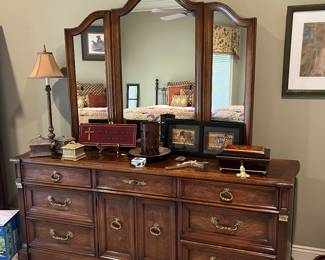 Triple dresser/mirror