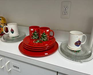 Christmas Plates and Mugs 