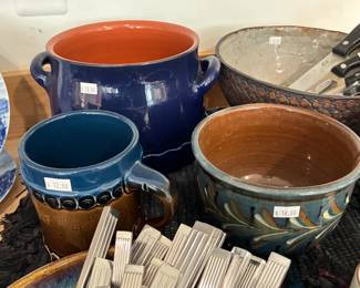 Pottery Style Bowls 