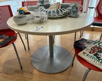 Turnstone 36 x 36 Pedestal Table 