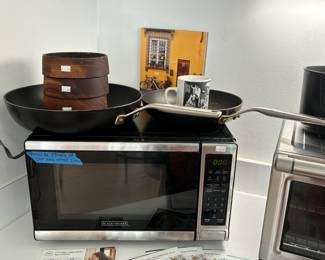 Microwave, Pans 