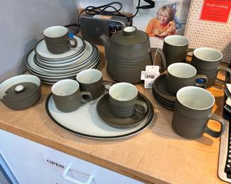 25 Pc Denby Chevron Dining Set