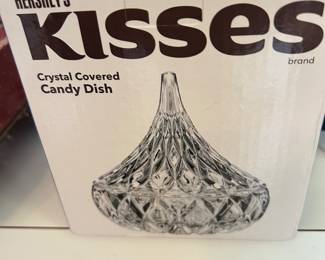 Kisses candy dish