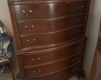 chest of drawers