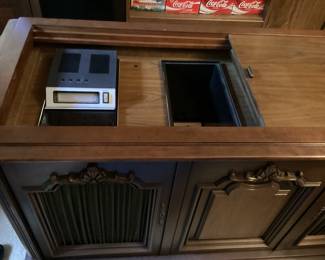 Vintage 1960s Magnavox 8 Track Player