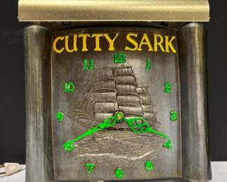 Vintage The Buckingham Corp Cutty Sark Metal Bar Clock