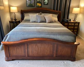 King sized walnut sleigh bed with mattress and box spring
