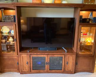 Entertainment center
