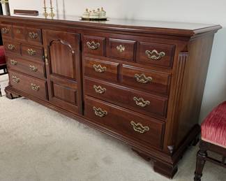 Thomasville triple dresser