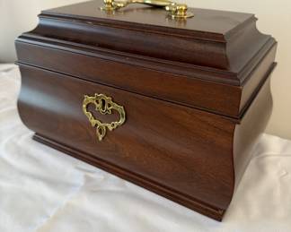 Williamsburg "Tea Caddy" Jewelry Box