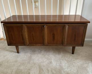 Mid-Century Modern Lane Cedar Chest
