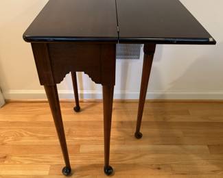 Mahogany petite  flip top table