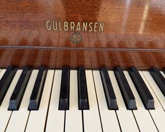 Gulbransen Console Piano