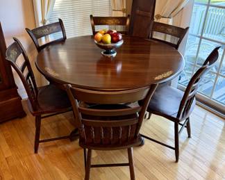 Hitchcock Table w/6 Chairs & 2 Leaves
