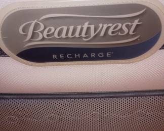 Queen Beautyrest mattress 
