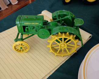 Ertl John Deere 1/16 scale tractor 
