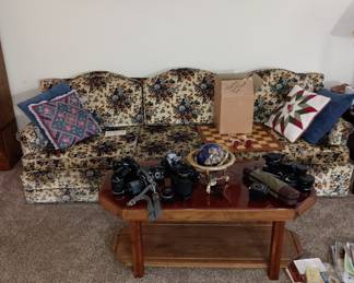 Mid century sofa
Coffee table 