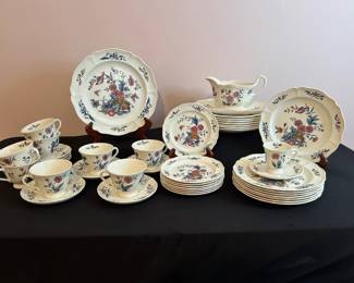 Wedgewood Williamsburg Potpourri China Set