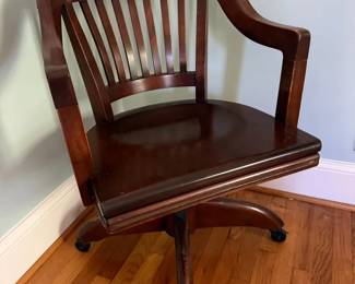 1930s WH Gunlocke Chair Company Bankers Chair 24 X 23 X 35 Inches